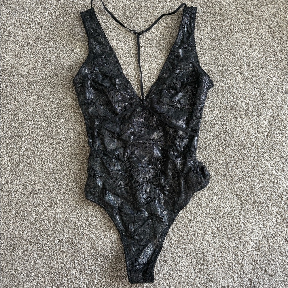 VS Black Lace Sleeveless Bodysuit